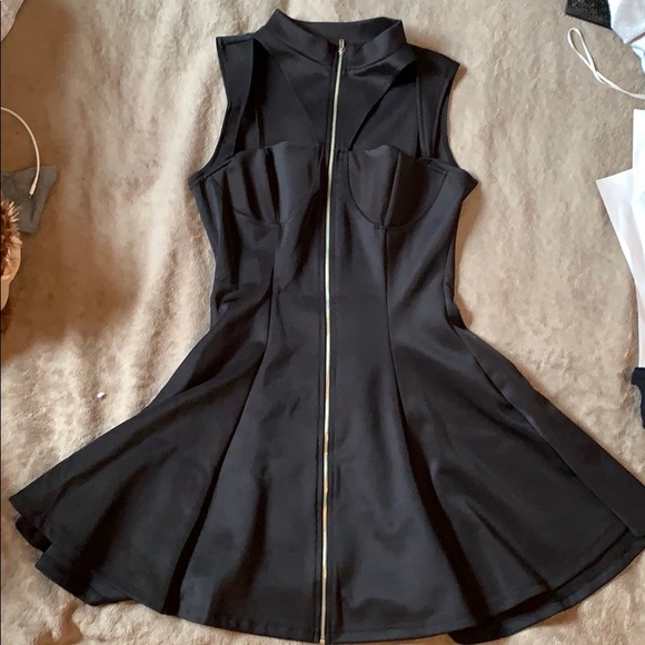 Black zip up peplum dress with cut outs - Picture 3 of 3